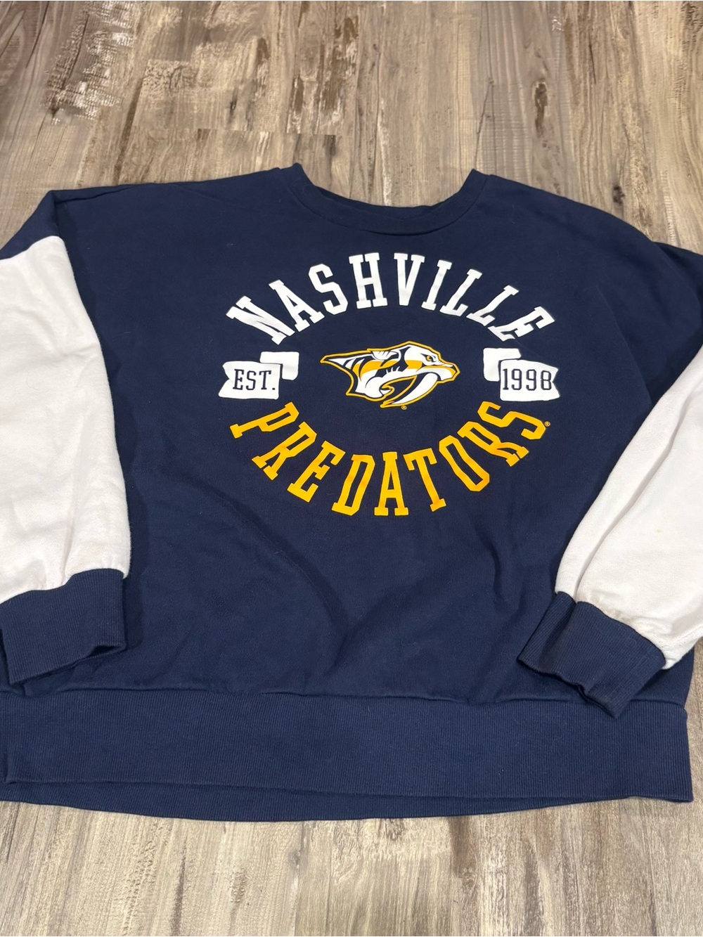 Women's NHL Nashville Predators G-III 4Her Navy Team Pride Pullover SZ M